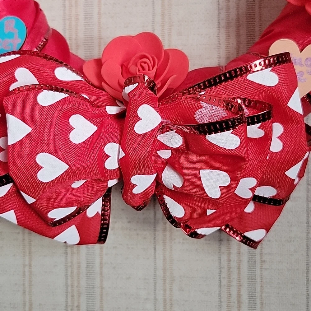 HAND CRAFTED WREATH VALENTINE'S CONVERSATION HEARTS AND ROSES